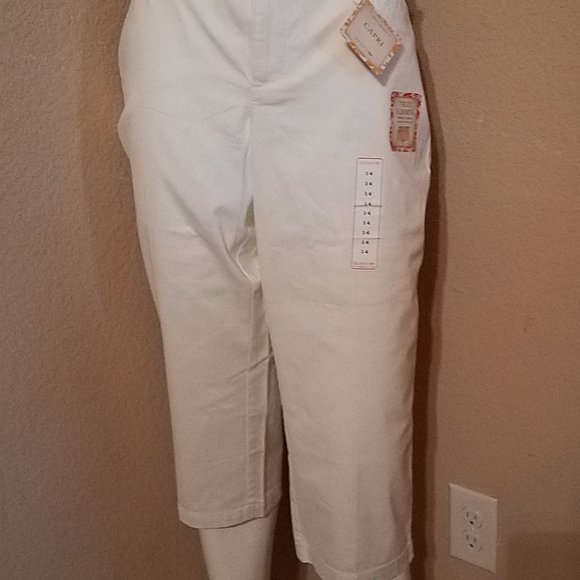 White Capri Dockers - Picture 4 of 13